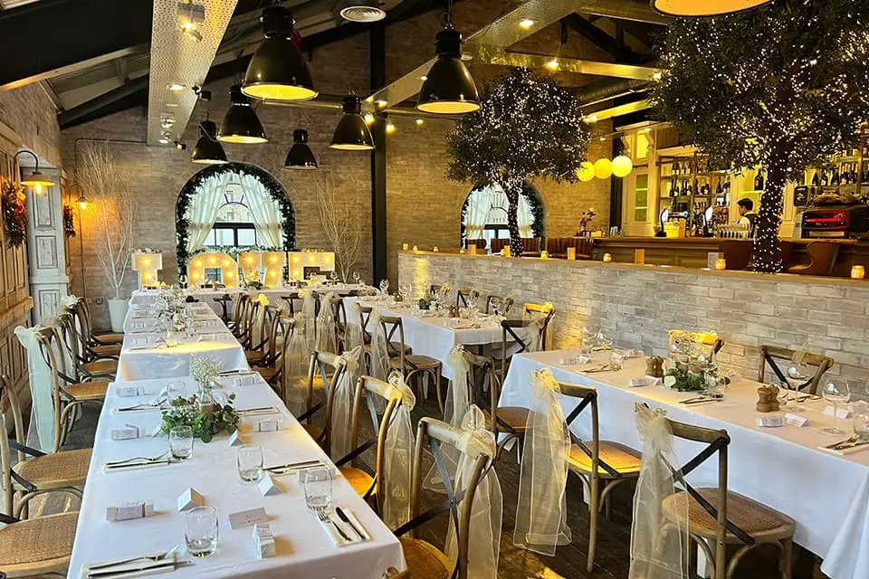 Interior view of Ponti's Italian Kitchen, Fox Valley Sheffield